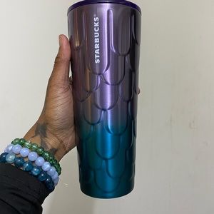 mermaid tail design , minor scratches on the side, brand new never used 24 oz